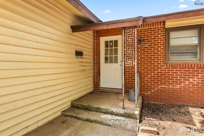 Building Photo - 4208 Idlewood Dr