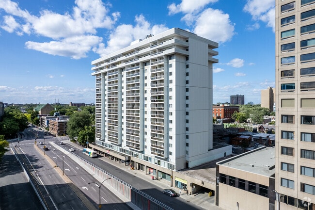 Building Photo - PLACE DU CERCLE