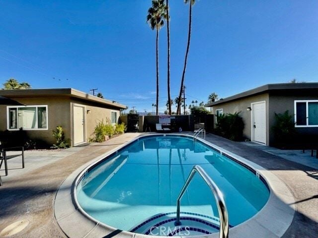 Foto del edificio - 45521 Sunset Ln