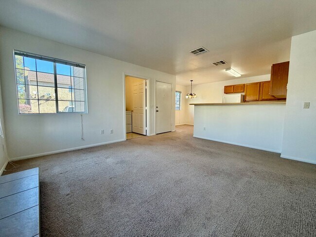 Building Photo - 2 bedroom in gated community