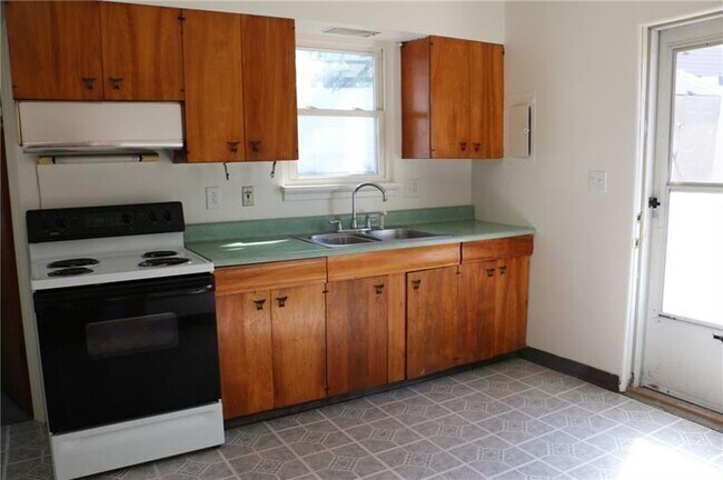 Foto del edificio - 1130 Summerlea Ave