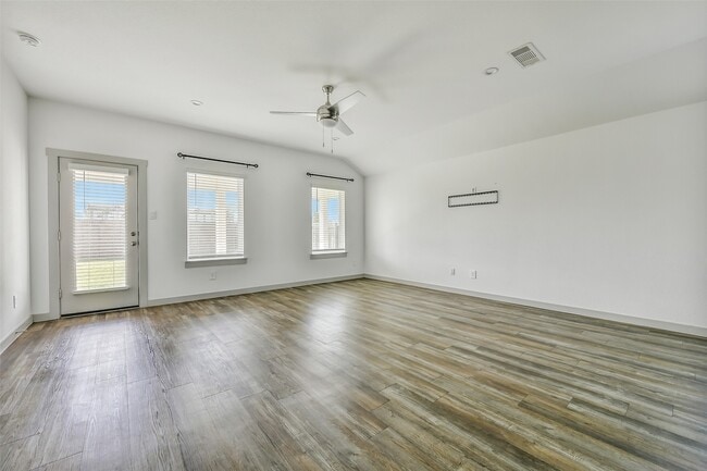 Building Photo - 1004 Great Barracuda Ln