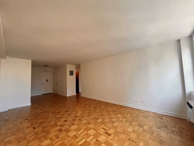 Building Photo - 435 E 79th St