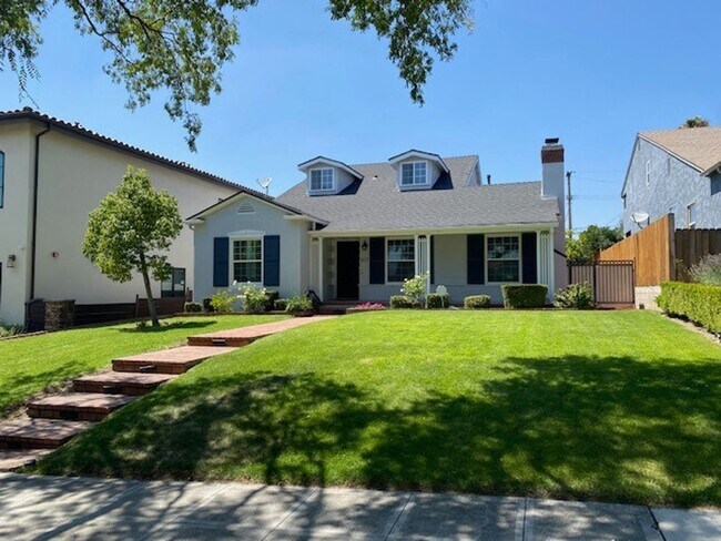 Foto del edificio - Charming 4bed/3bath in Burbank for Rent (A...