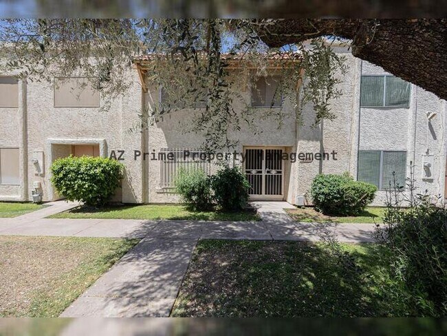 Building Photo - 8059 N 31st Ln