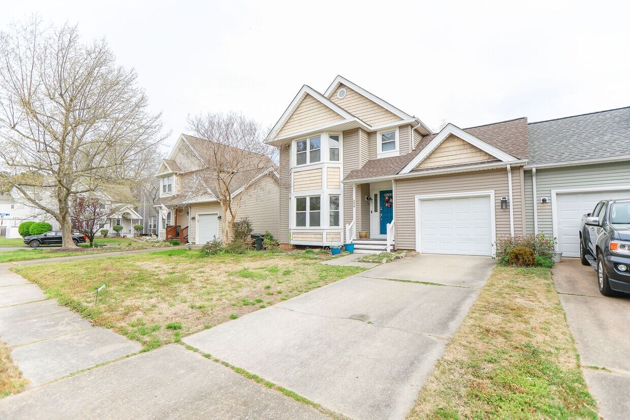 Foto principal - Beautifully renovated 3 bed 2.5 bath home ...