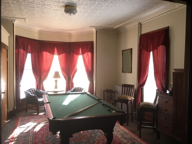 Building Photo - 118 Pleasant St