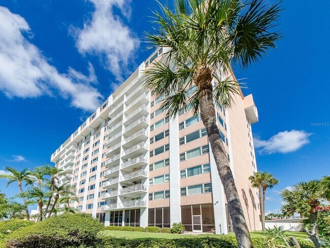 Foto del edificio - 675 S Gulfview Blvd