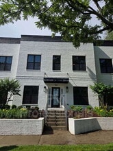 Building Photo - 909 E State St