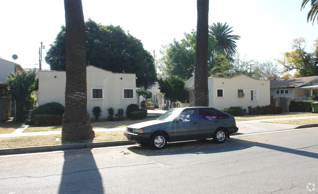 Primary Photo - 14646 Gilmore St