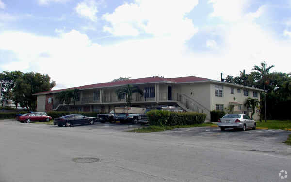 Foto del edificio - Bayshore Plaza Apartments