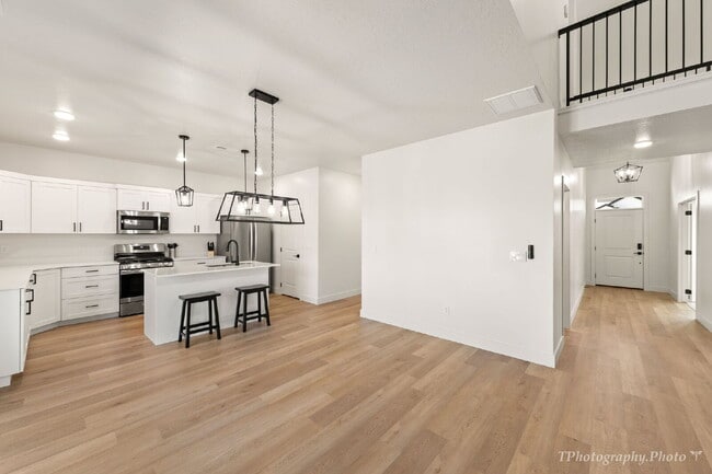 Building Photo - Newly Built Townhome with Private Bedroom Near SUU | Utilities Included | Female Housing | $600/M...