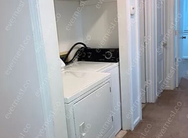 Foto del edificio - 5520 Bon Air Cir