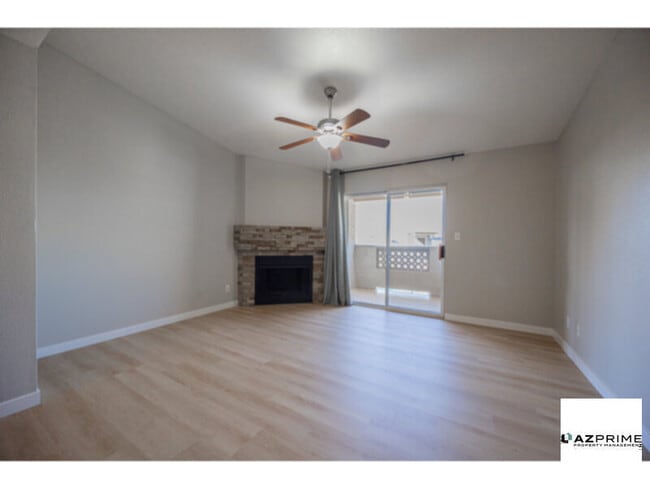 Foto del edificio - Exquisite Phoenix 2/2 Condo with Pool Views &amp; Resort Amenities!