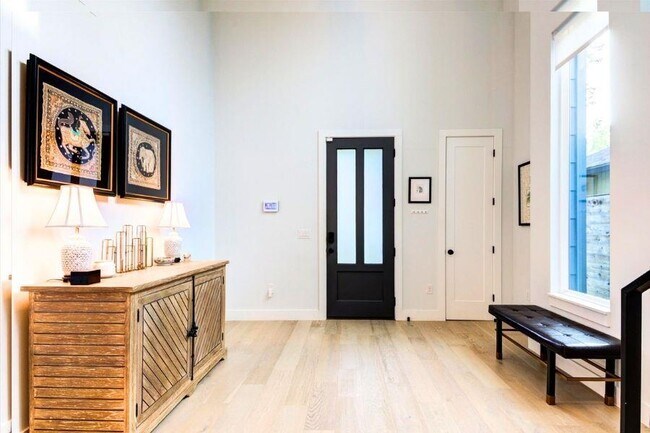 Foto del edificio - 916 E 50th St