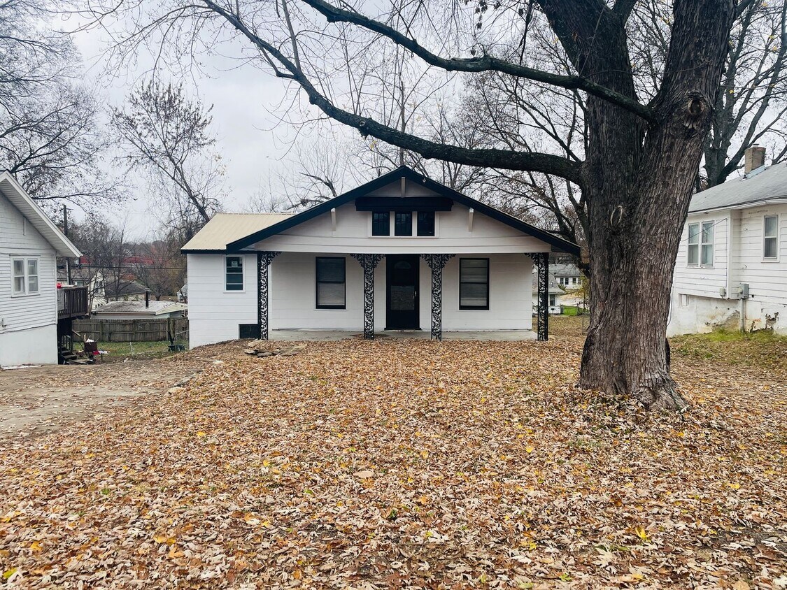 Foto principal - Stunning 5 Bedroom Single-Family