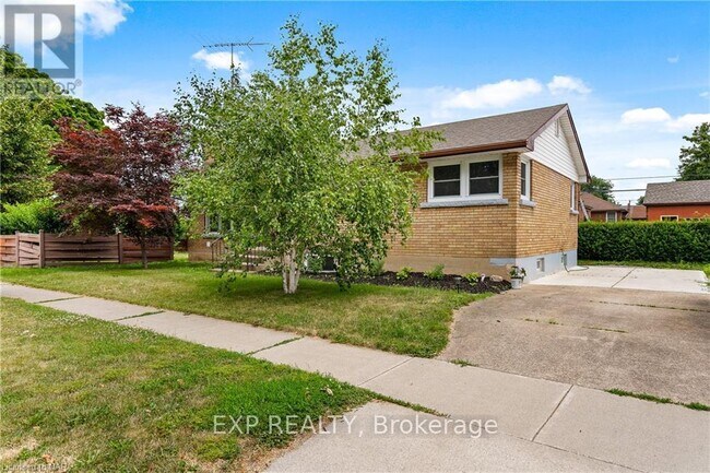 Building Photo - 92 Margery Ave
