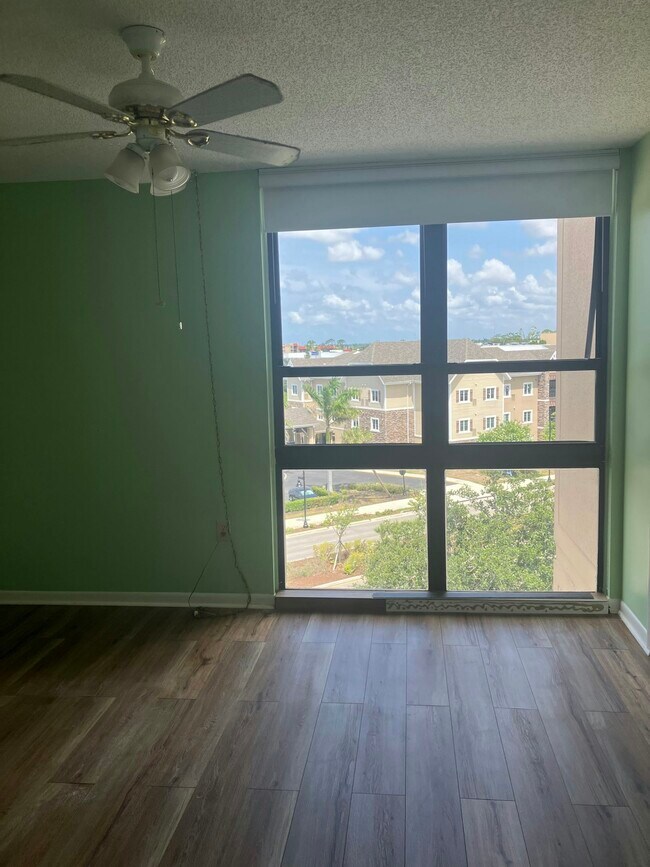 Foto del edificio - 21405 Olean Blvd