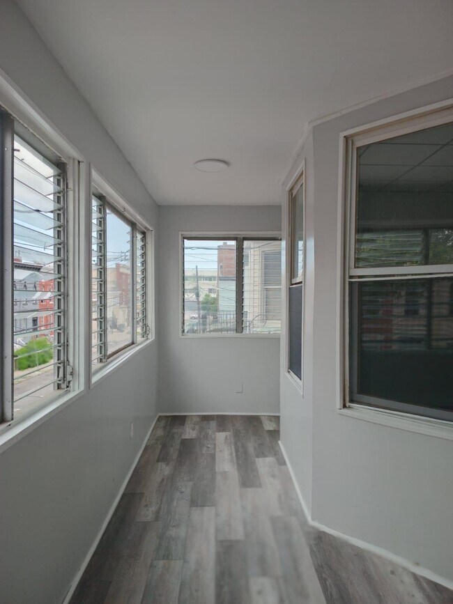 Foto del edificio - 105 Wilkinson Ave