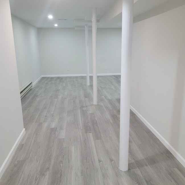 Building Photo - 49 Kettle Creek Rd