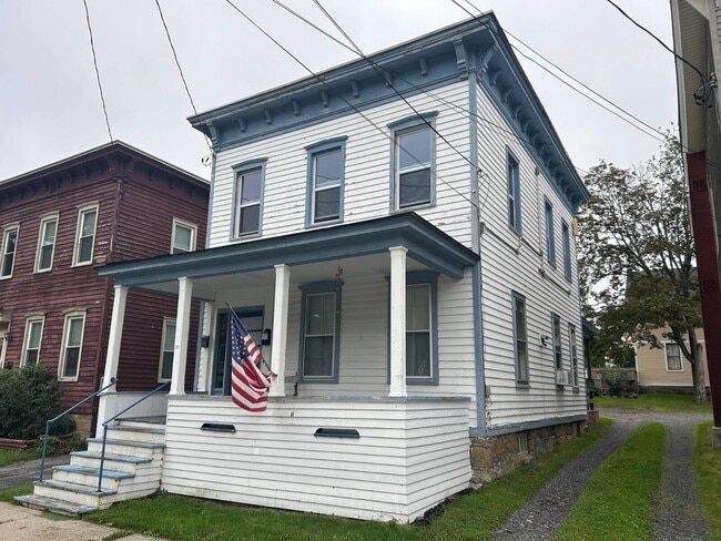 Building Photo - 112 S Melcher St