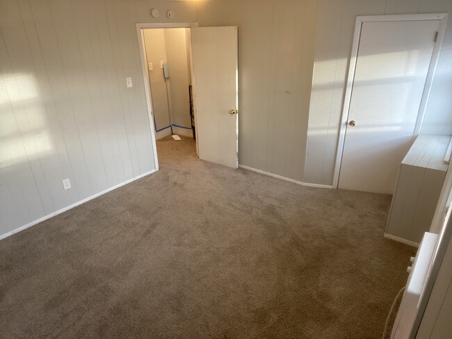 1st room (upstairs) - 649 Copley Rd