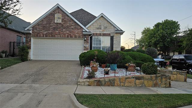 Foto principal - 8207 Persimmon St