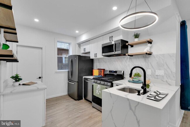 Foto del edificio - 3352 Amber St