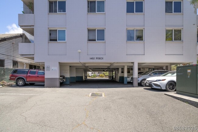 Photo - 1402 Piikoi St House