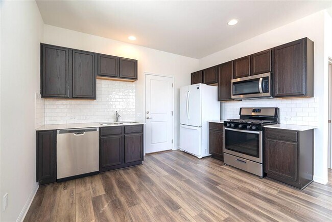 Foto del edificio - 7829 Colton-Bluff Springs Rd