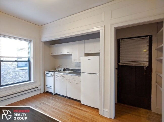 Building Photo - 1025 Dempster St