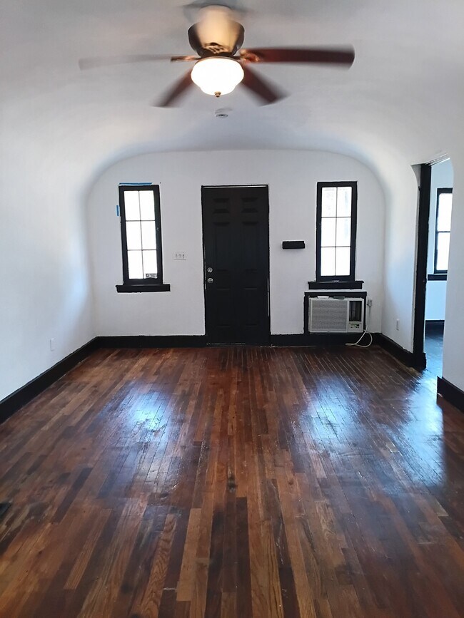 Foto del edificio - 210 E Normandie Ave
