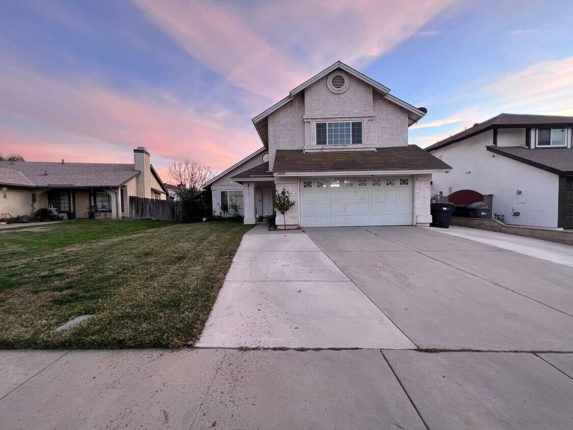Primary Photo - 24215 Kismet Cir