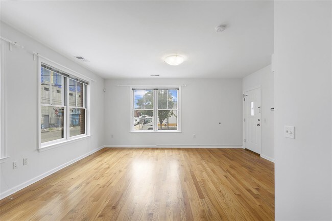 Foto del edificio - 437 Whiton St
