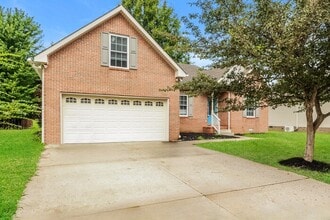 Building Photo - 121 Fieldstone Ln