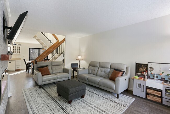 Building Photo - 2104 Cartwright Pl