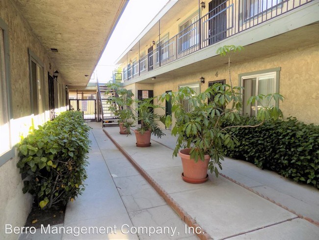 Foto del edificio - 1050 E Harding St