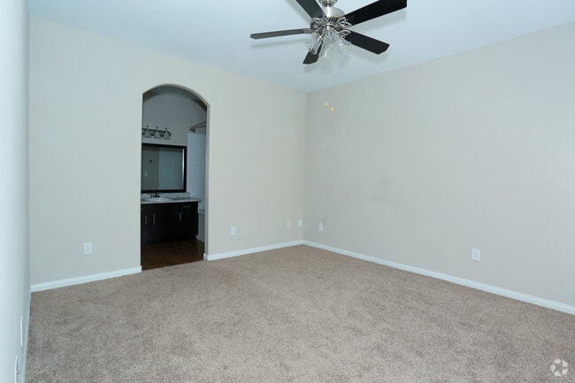 1HAB, 1BA - 832 Ft² habitación - Torreyana Apartment Homes