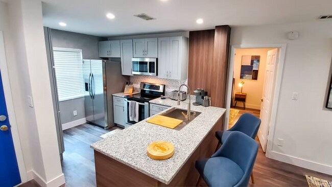 Foto del edificio - 3214 Candle Ridge Dr