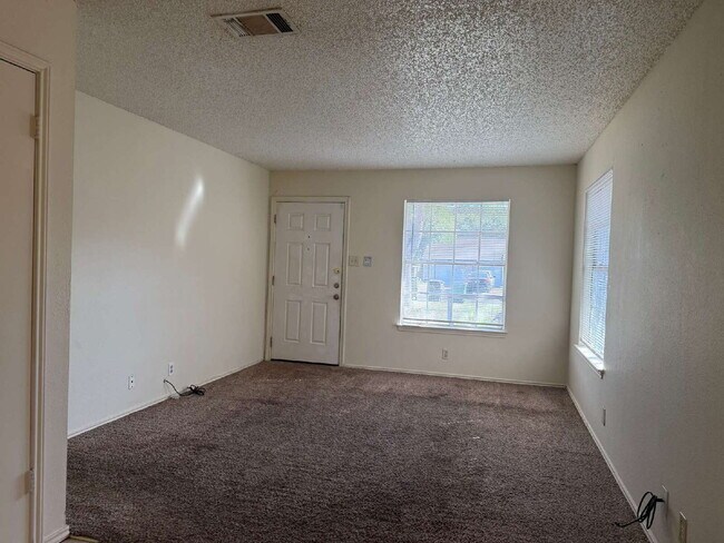 Foto del edificio - 5219 Meadow Rise St