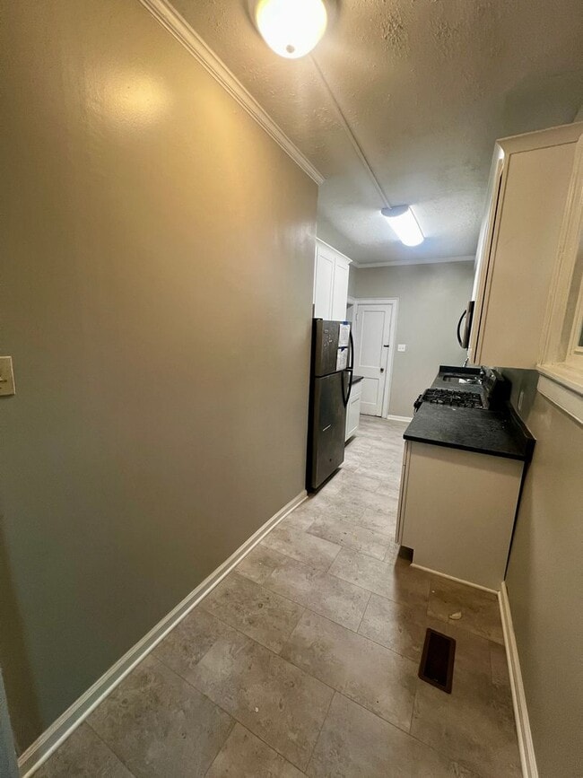 Building Photo - 2309 Grove Ave