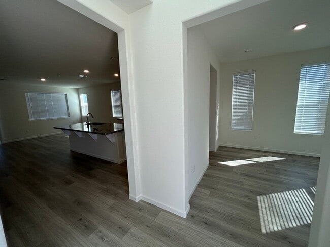Foto del edificio - Beautiful Newer 4 Bedroom Home in Aspen-Sequoia Trails with Solar!