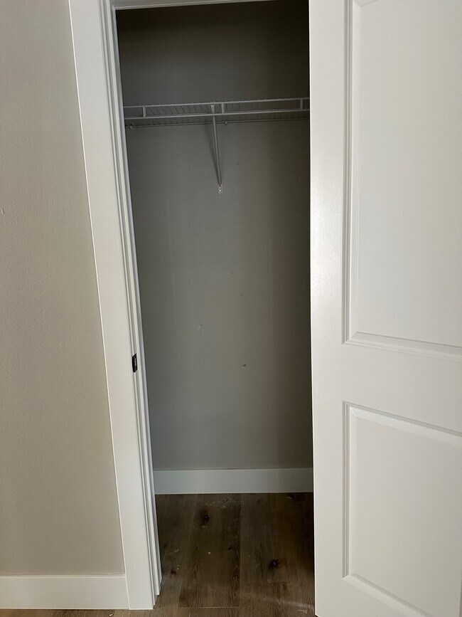 Foto del edificio - 451 W Lombard St