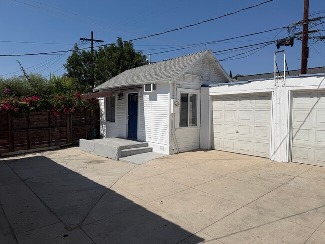 Foto del edificio - 3619 Edenhurst Ave