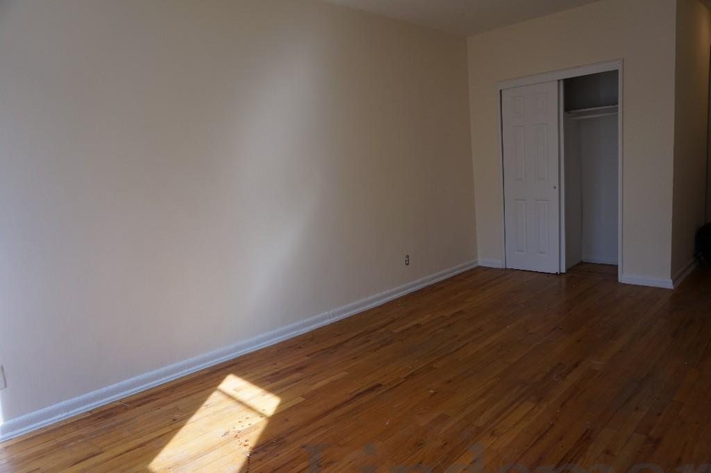 Building Photo - 426 E 83rd St