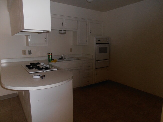 Building Photo - 5382 Castle St