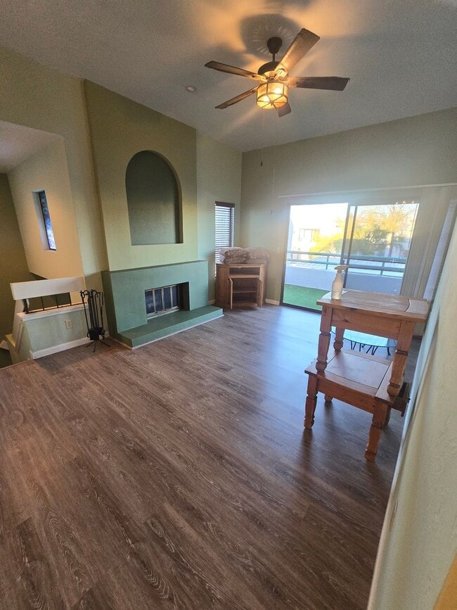 Building Photo - Beautiful 2 bedroom, 2 bath Condo available