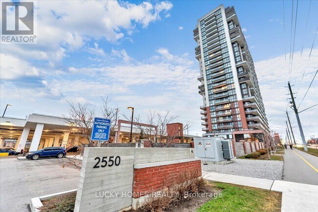 Photo du bâtiment - 2550 Simcoe St N
