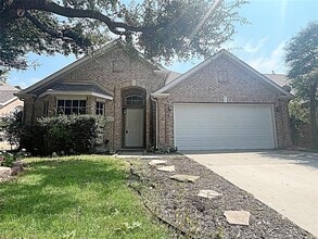 Building Photo - 2913 Dunbar Dr