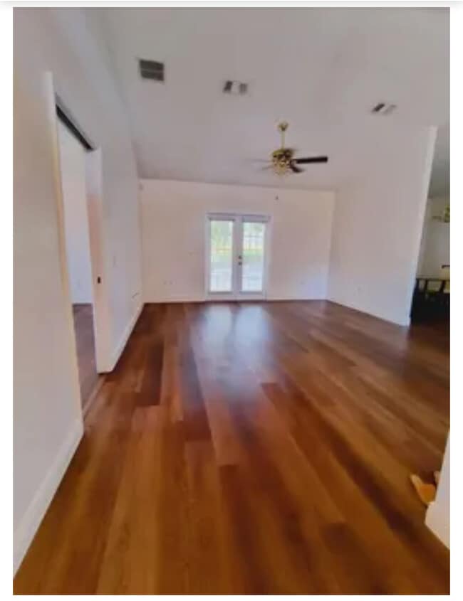 Building Photo - 807 Ware Ave NE